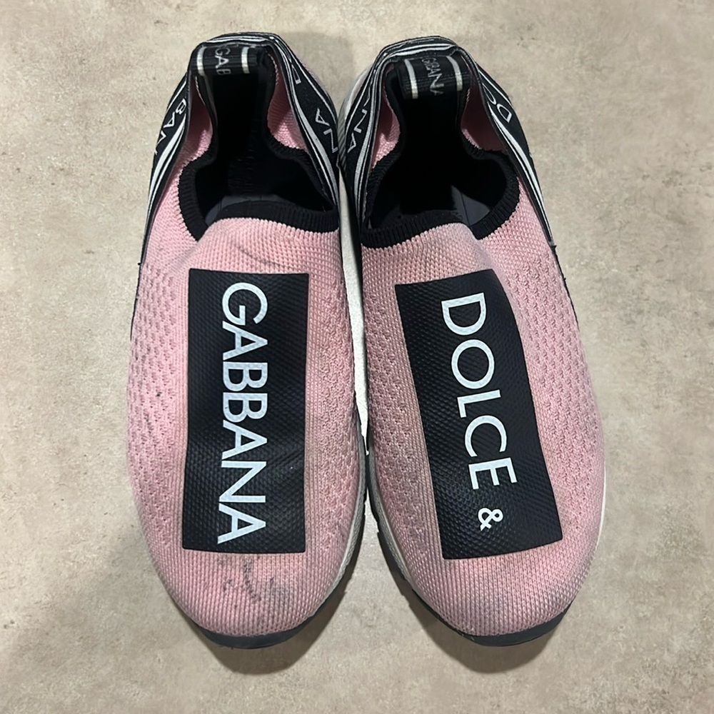 Girls dolce & gabbana pink sneakers 💓